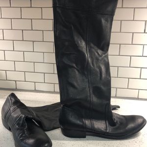 Beautiful Black Leather tall Boots